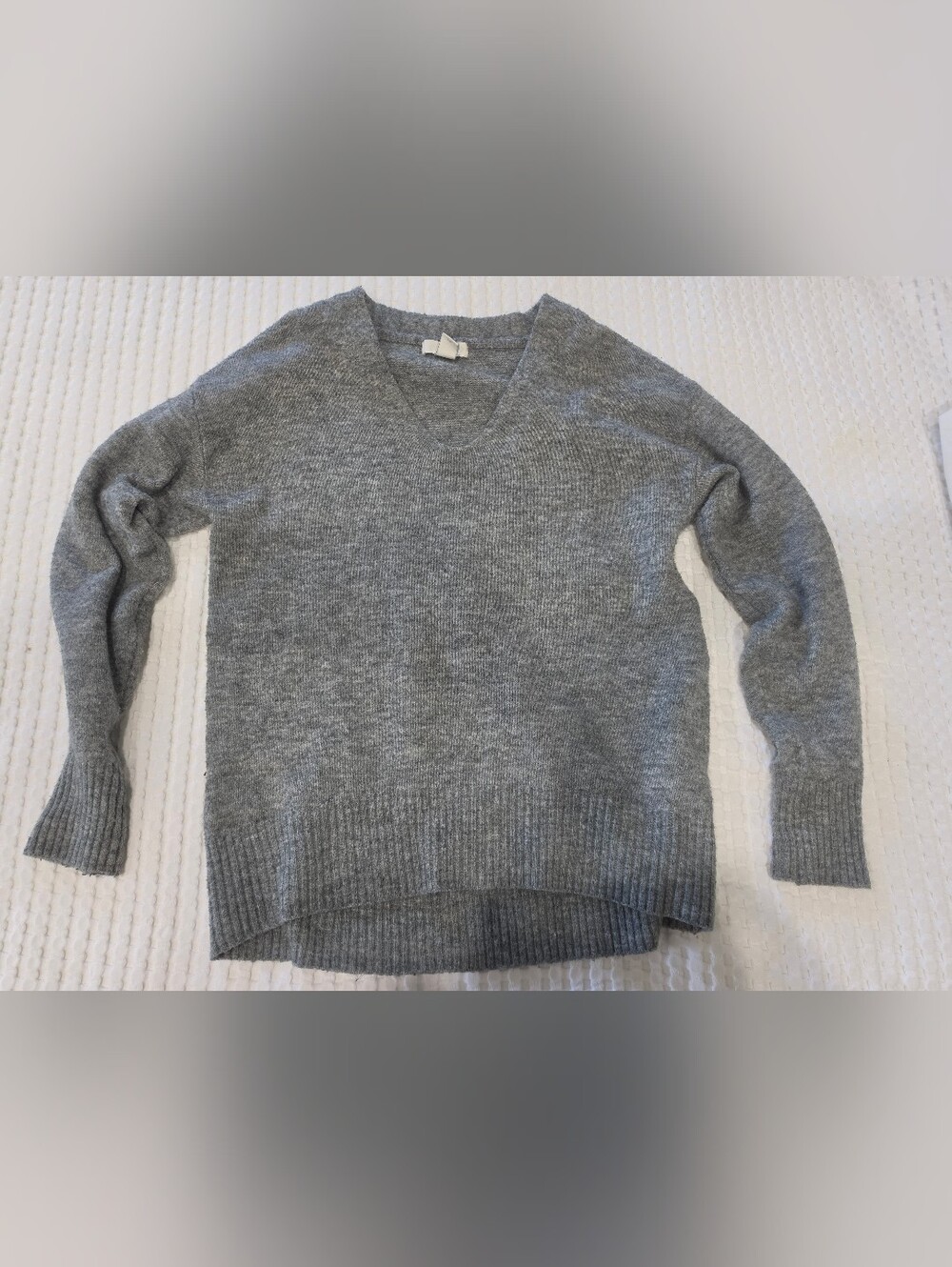 H&M Gray Wool Blend V-Neck Sweater XS Long Ribbed Cuffs